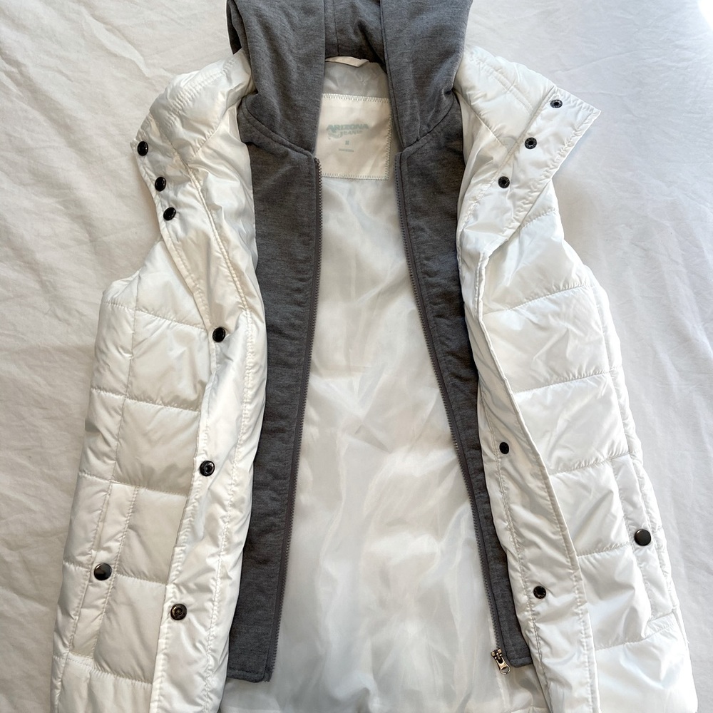 Comfortable vest with hood
